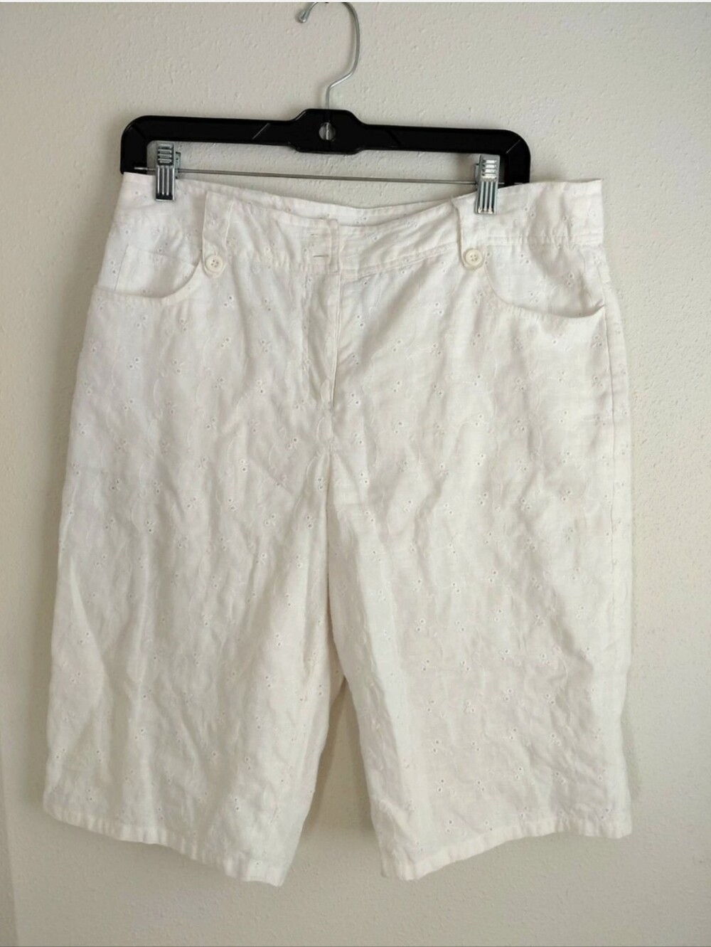 Carole Little White Linen Eyelet Bermuda Shorts Summer Coastal Beachy